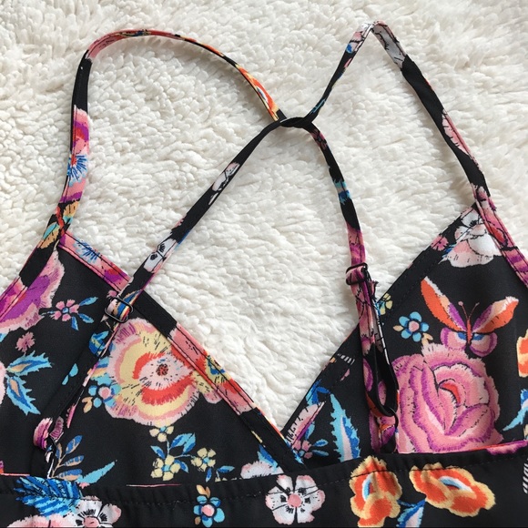 Lily White Floral Halter - Picture 4 of 5